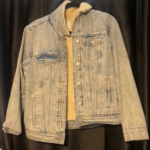 Old Navy Denim Jacket with fur lining Medium